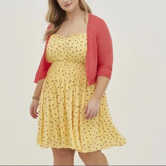 TORRID NWT SMOCKED WAIST MINI DRESS - GAUZE STRAWBERRIES YELLOW - Picture 5 of 6